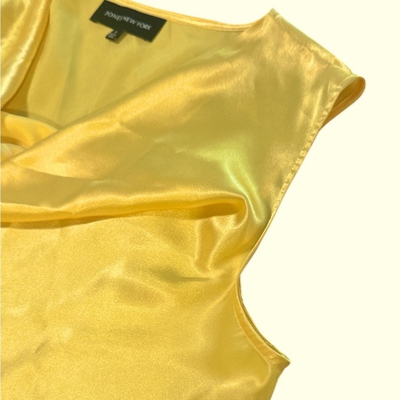 Jones New York Sleeveless Top Size 8 Yellow Draped Cowl Neckline Silky Finish - Picture 2 of 8